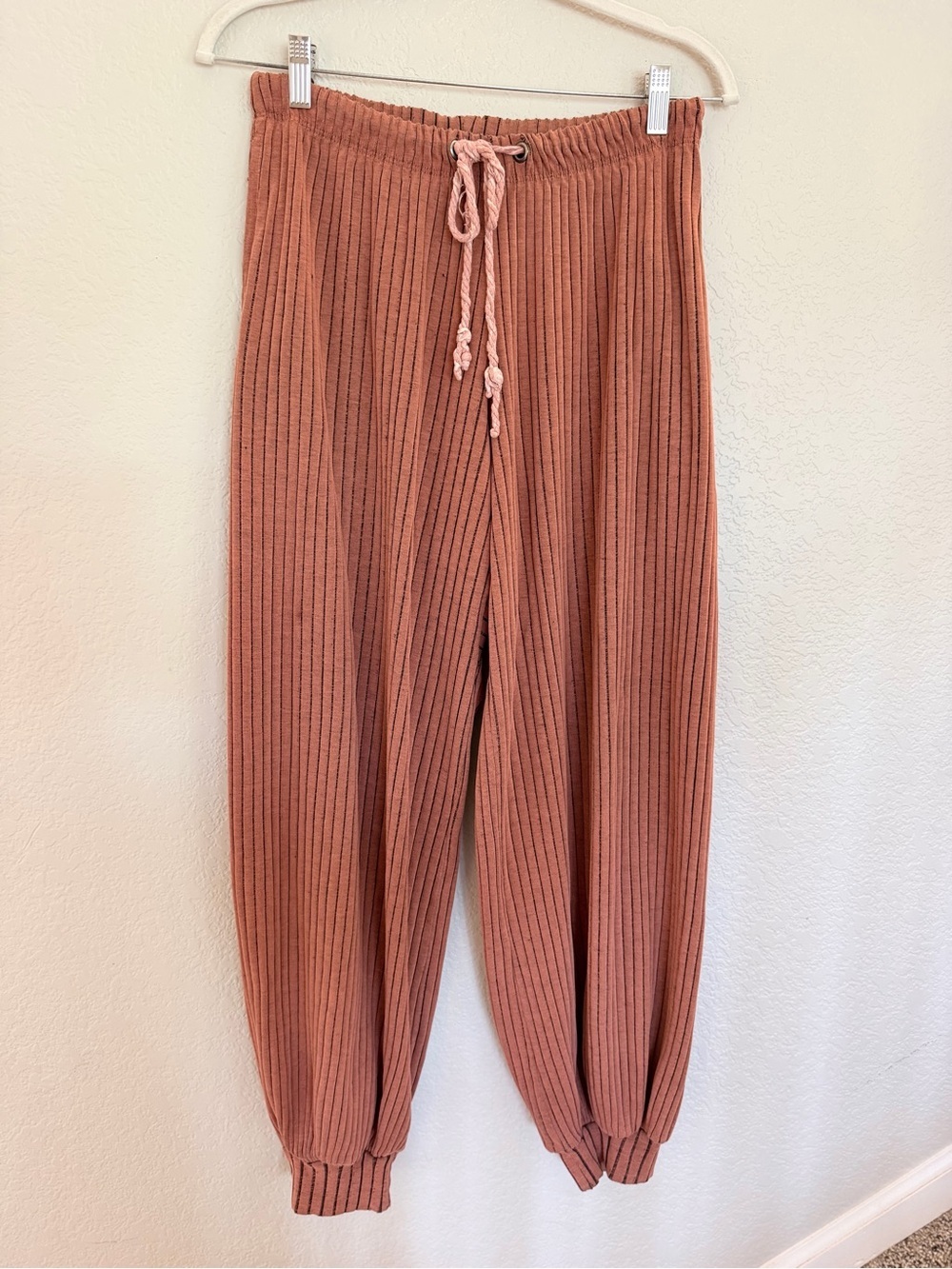 Free People Ribbed Knit Joggers Rust Terracotta Drawstring size medium